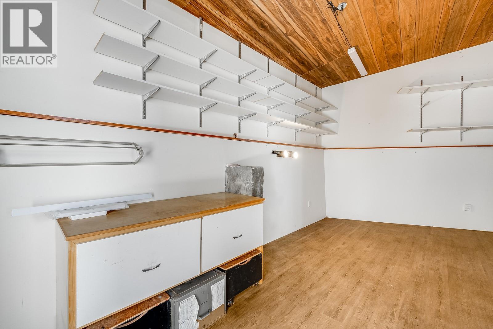 Picture for 457 Poplar Point  Drive https://www.cirrealty.ca/reb/bc/9/10364459_34.jpg