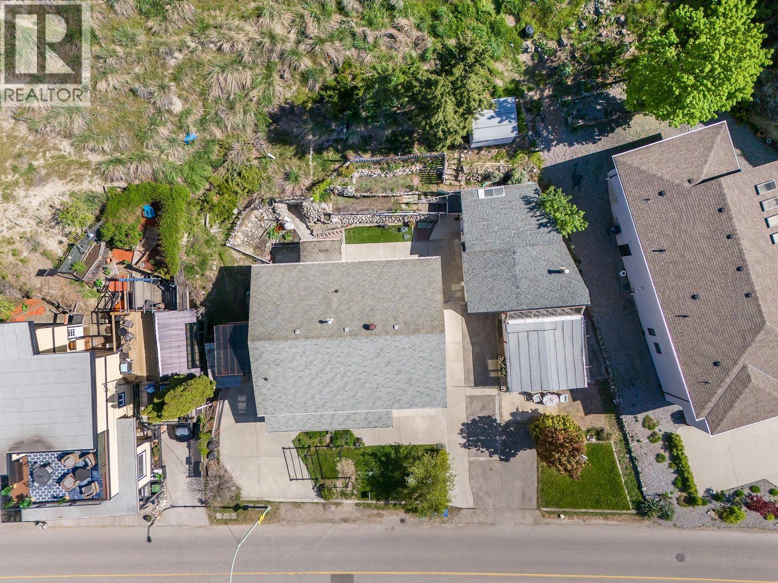 Picture for 457 Poplar Point  Drive https://www.cirrealty.ca/reb/bc/9/10364459_36.jpg