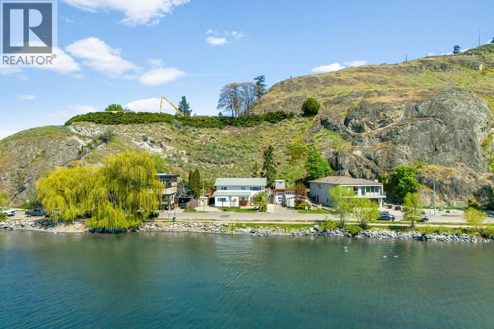 Picture for 457 Poplar Point  Drive https://www.cirrealty.ca/reb/bc/9/10364459_42.jpg