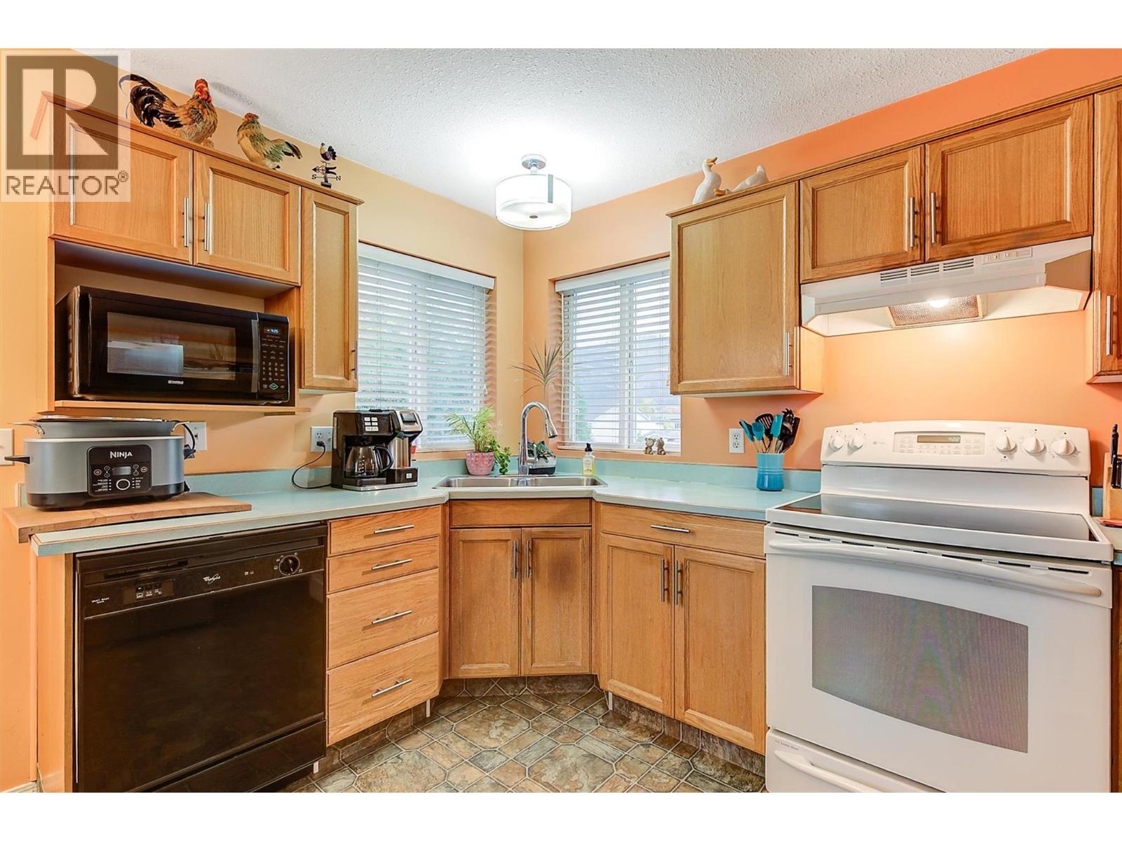 Picture for 213 Drysdale  Boulevard https://www.cirrealty.ca/reb/bc/9/10364539_12.jpg