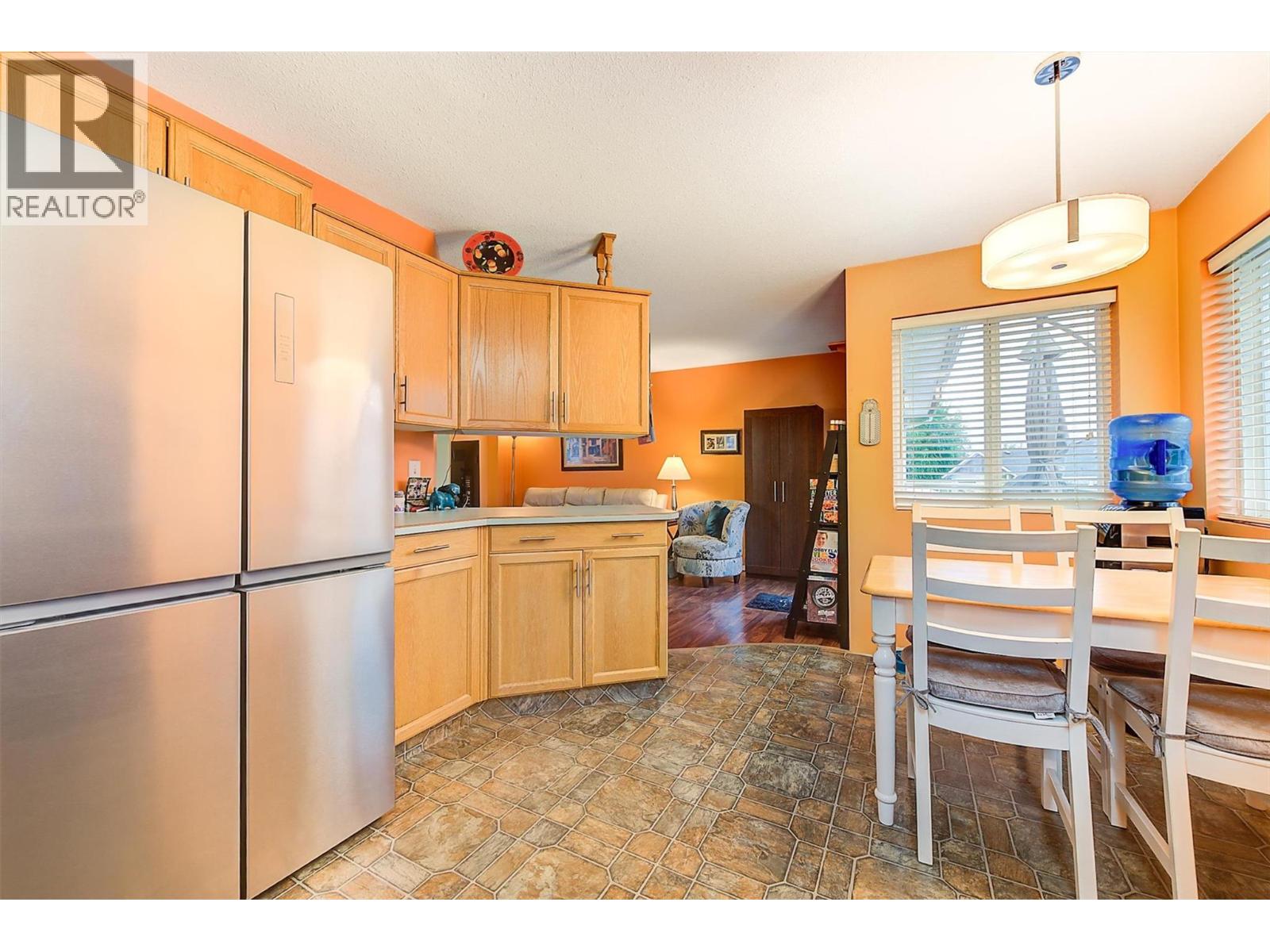 Picture for 213 Drysdale  Boulevard https://www.cirrealty.ca/reb/bc/9/10364539_13.jpg