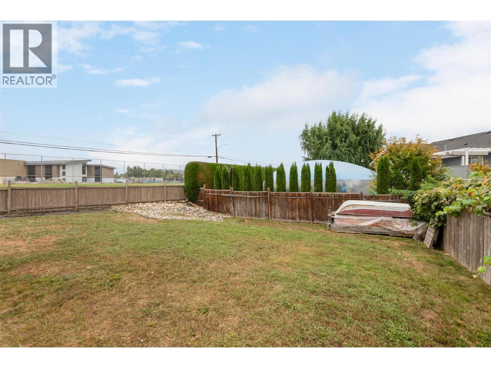 Picture for 213 Drysdale  Boulevard https://www.cirrealty.ca/reb/bc/9/10364539_34.jpg