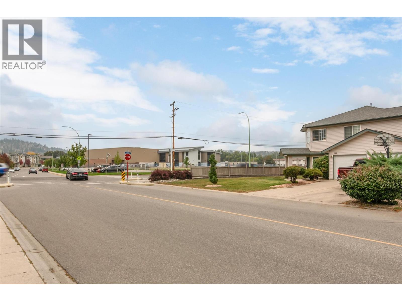 Picture for 213 Drysdale  Boulevard https://www.cirrealty.ca/reb/bc/9/10364539_39.jpg