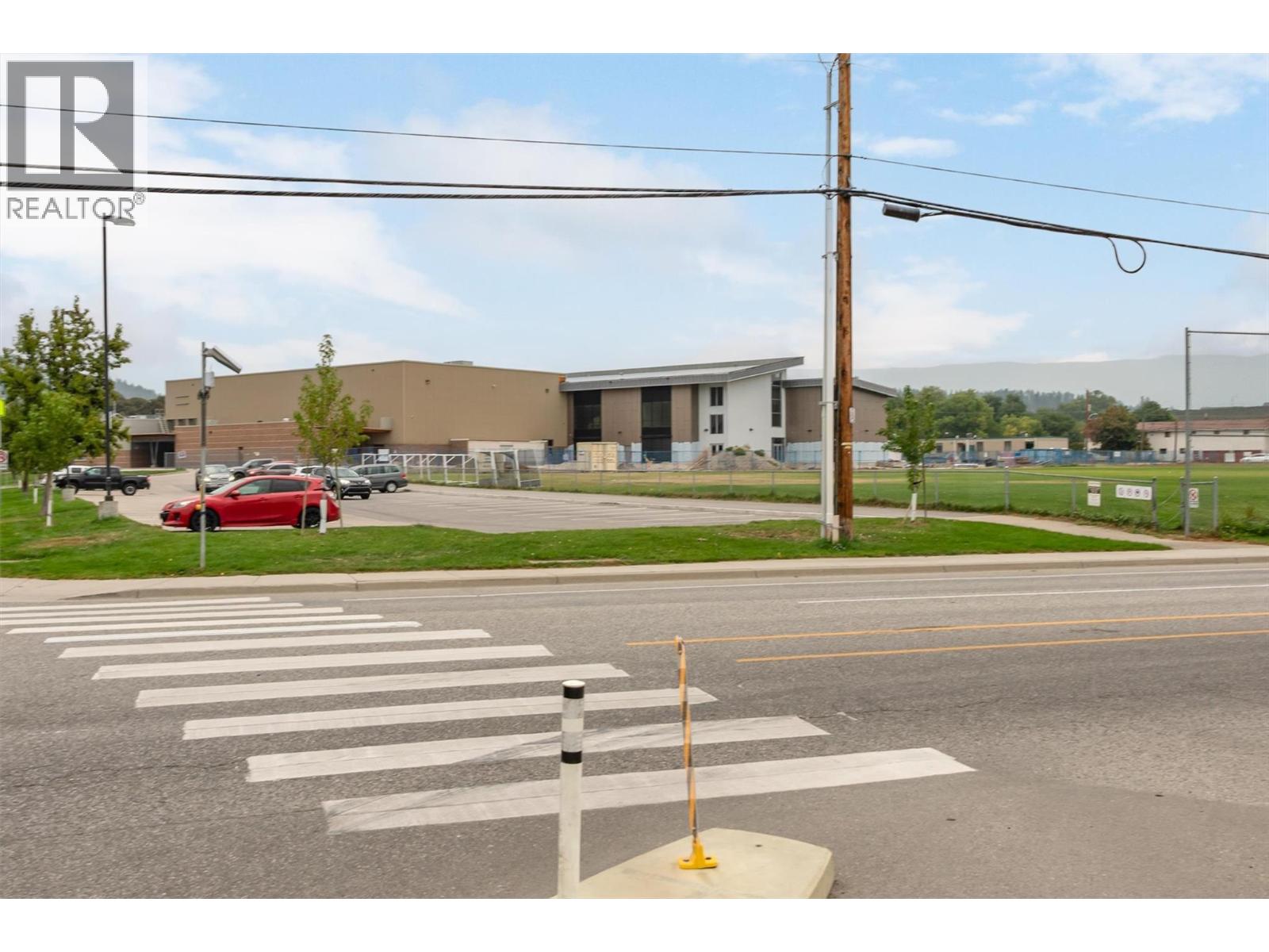 Picture for 213 Drysdale  Boulevard https://www.cirrealty.ca/reb/bc/9/10364539_40.jpg