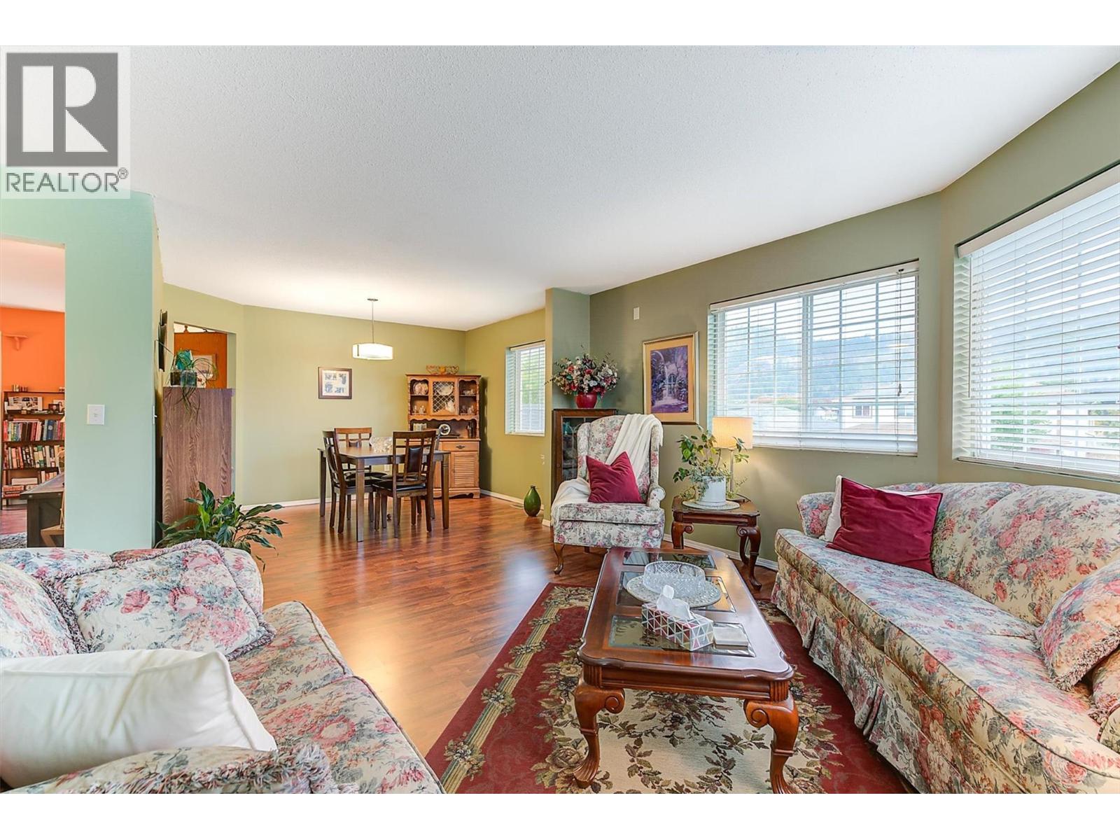 Picture for 213 Drysdale  Boulevard https://www.cirrealty.ca/reb/bc/9/10364539_7.jpg