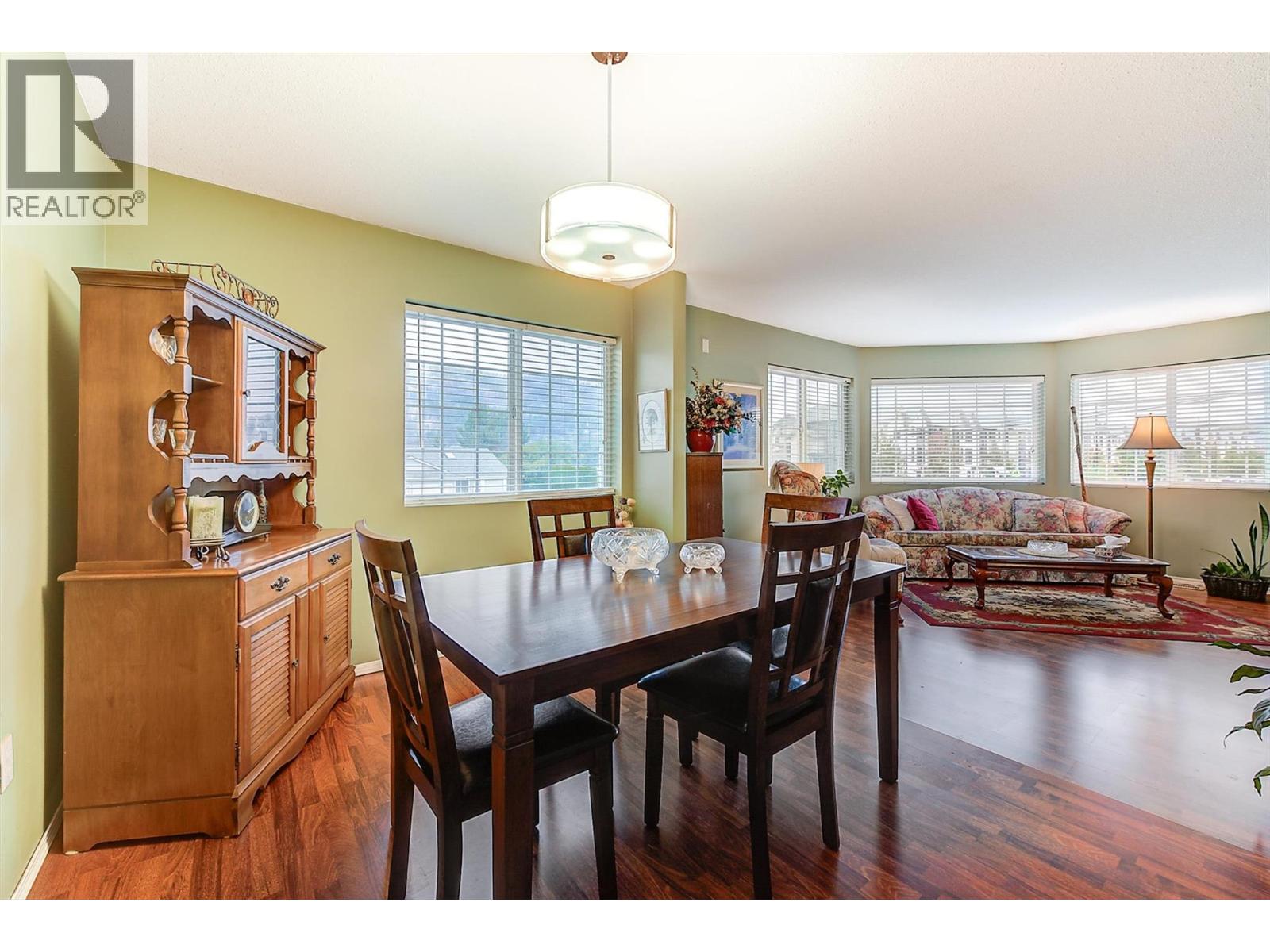 Picture for 213 Drysdale  Boulevard https://www.cirrealty.ca/reb/bc/9/10364539_8.jpg