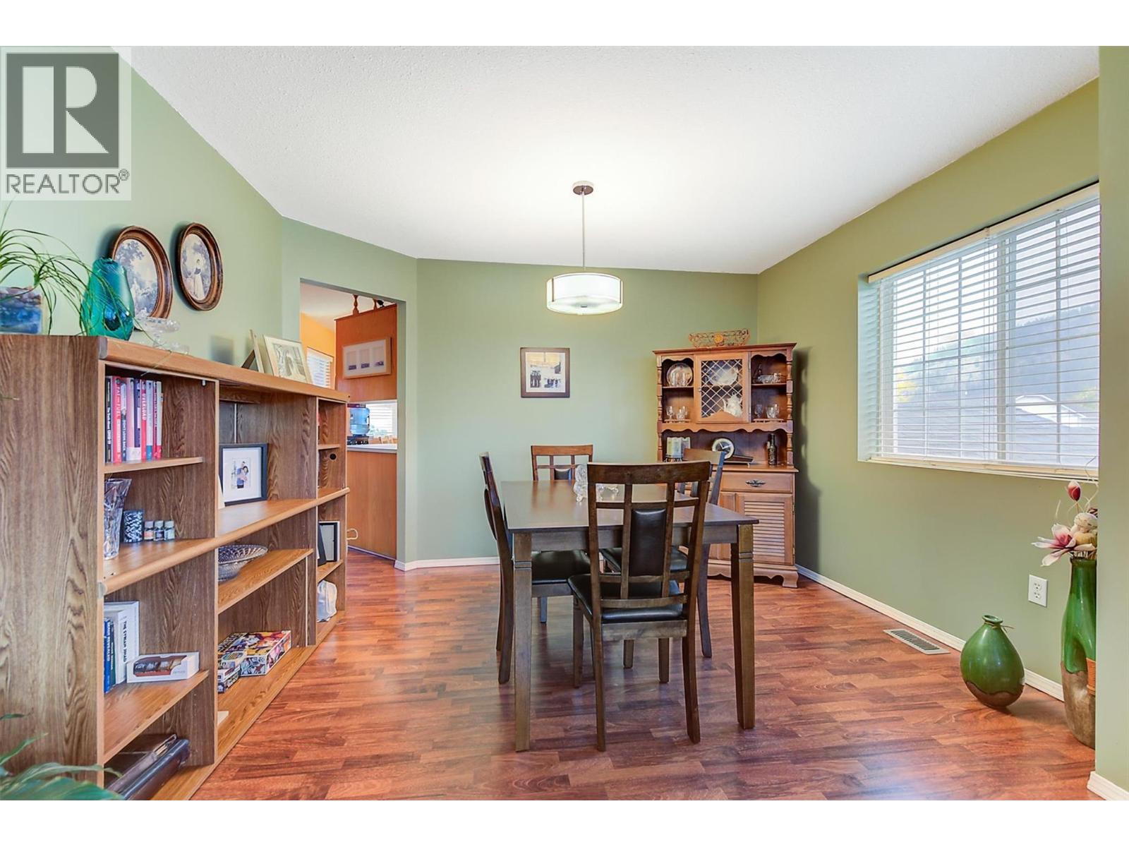 Picture for 213 Drysdale  Boulevard https://www.cirrealty.ca/reb/bc/9/10364539_9.jpg