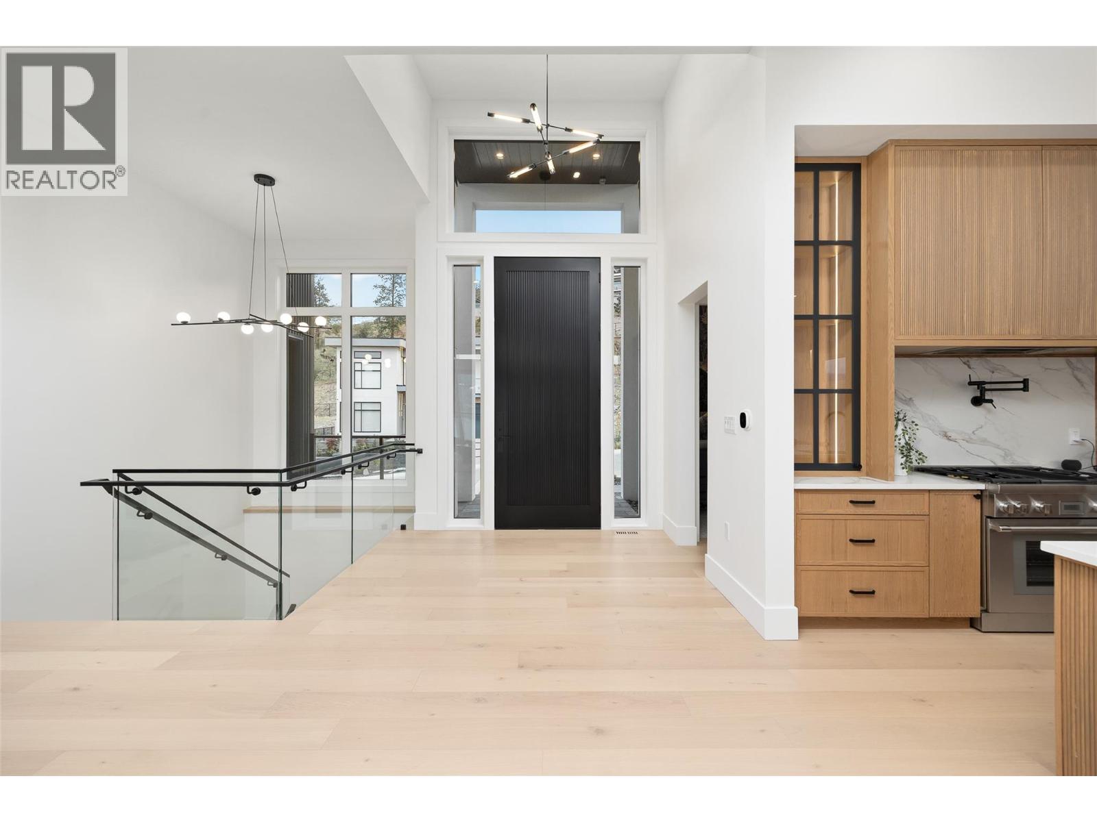 Picture for 1435 Vineyard  Drive https://www.cirrealty.ca/reb/bc/9/10364919_12.jpg