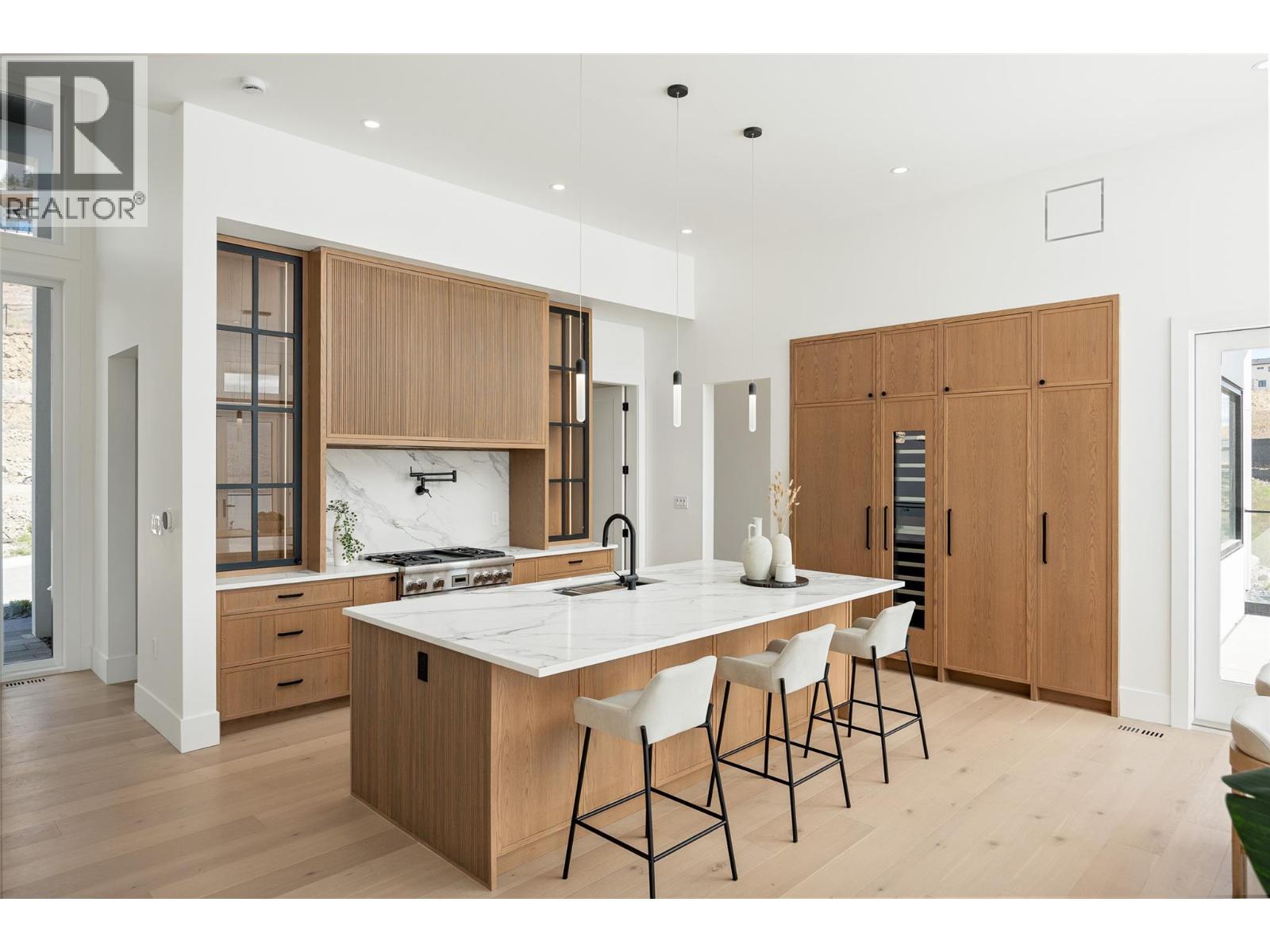 Picture for 1435 Vineyard  Drive https://www.cirrealty.ca/reb/bc/9/10364919_13.jpg