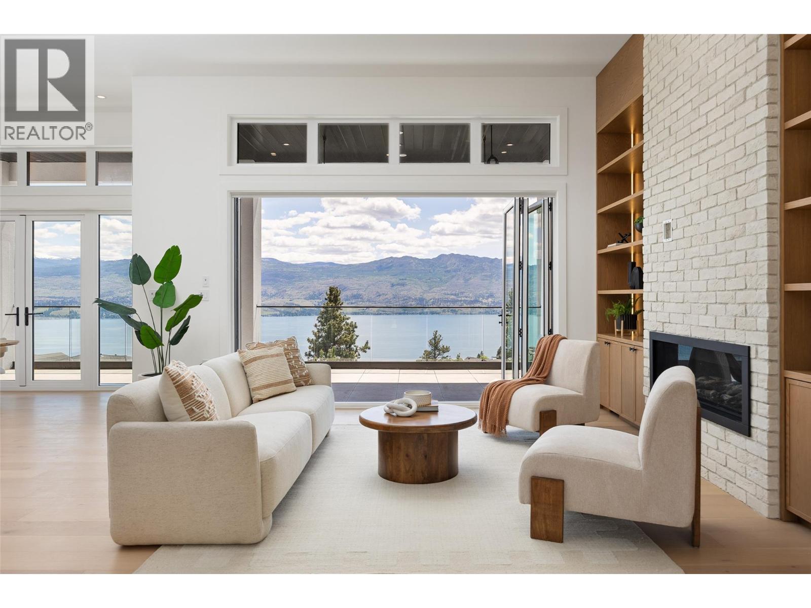 Picture for 1435 Vineyard  Drive https://www.cirrealty.ca/reb/bc/9/10364919_2.jpg