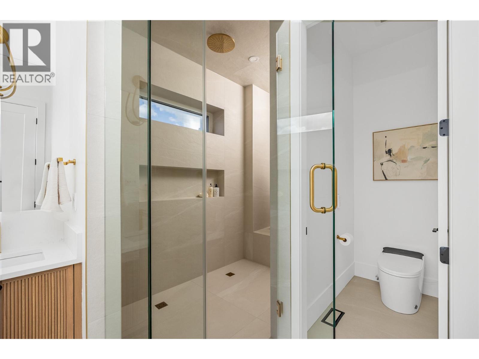 Picture for 1435 Vineyard  Drive https://www.cirrealty.ca/reb/bc/9/10364919_40.jpg