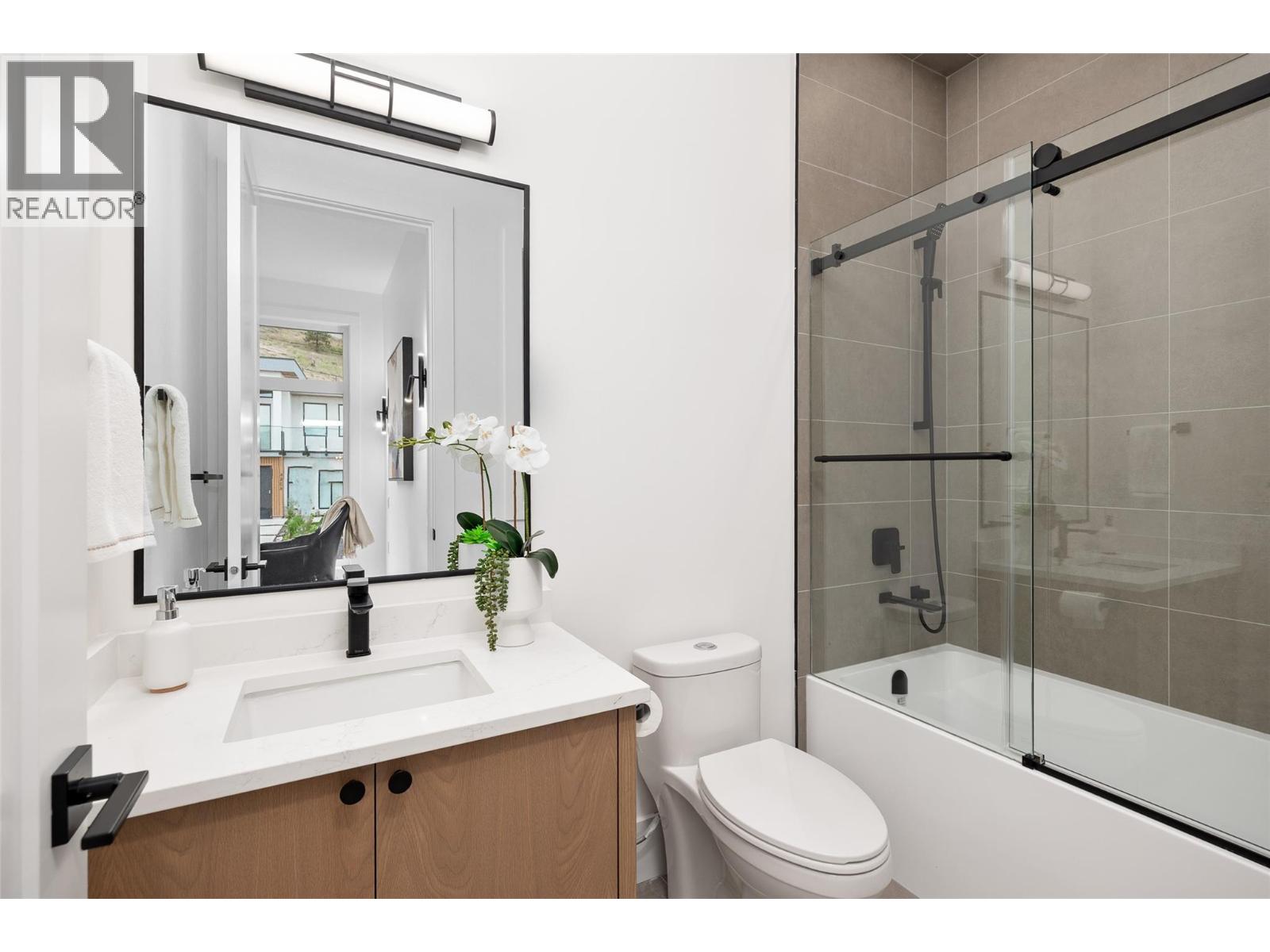 Picture for 1435 Vineyard  Drive https://www.cirrealty.ca/reb/bc/9/10364919_47.jpg