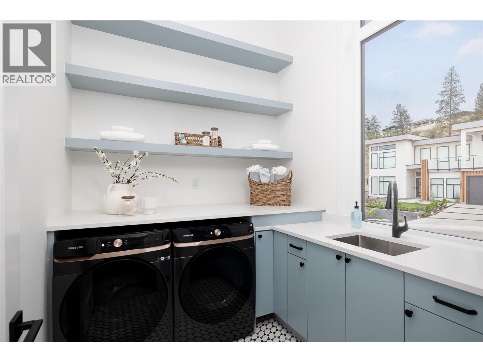 Picture for 1435 Vineyard  Drive https://www.cirrealty.ca/reb/bc/9/10364919_48.jpg