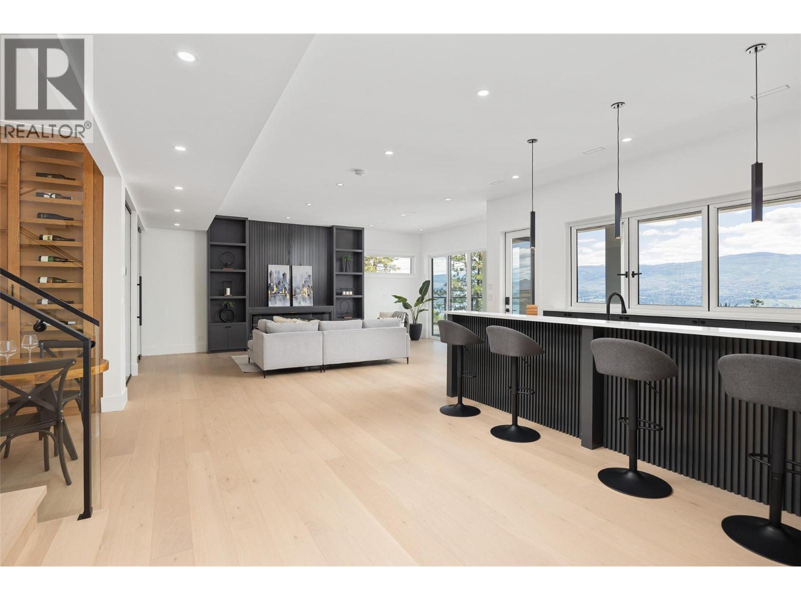 Picture for 1435 Vineyard  Drive https://www.cirrealty.ca/reb/bc/9/10364919_51.jpg