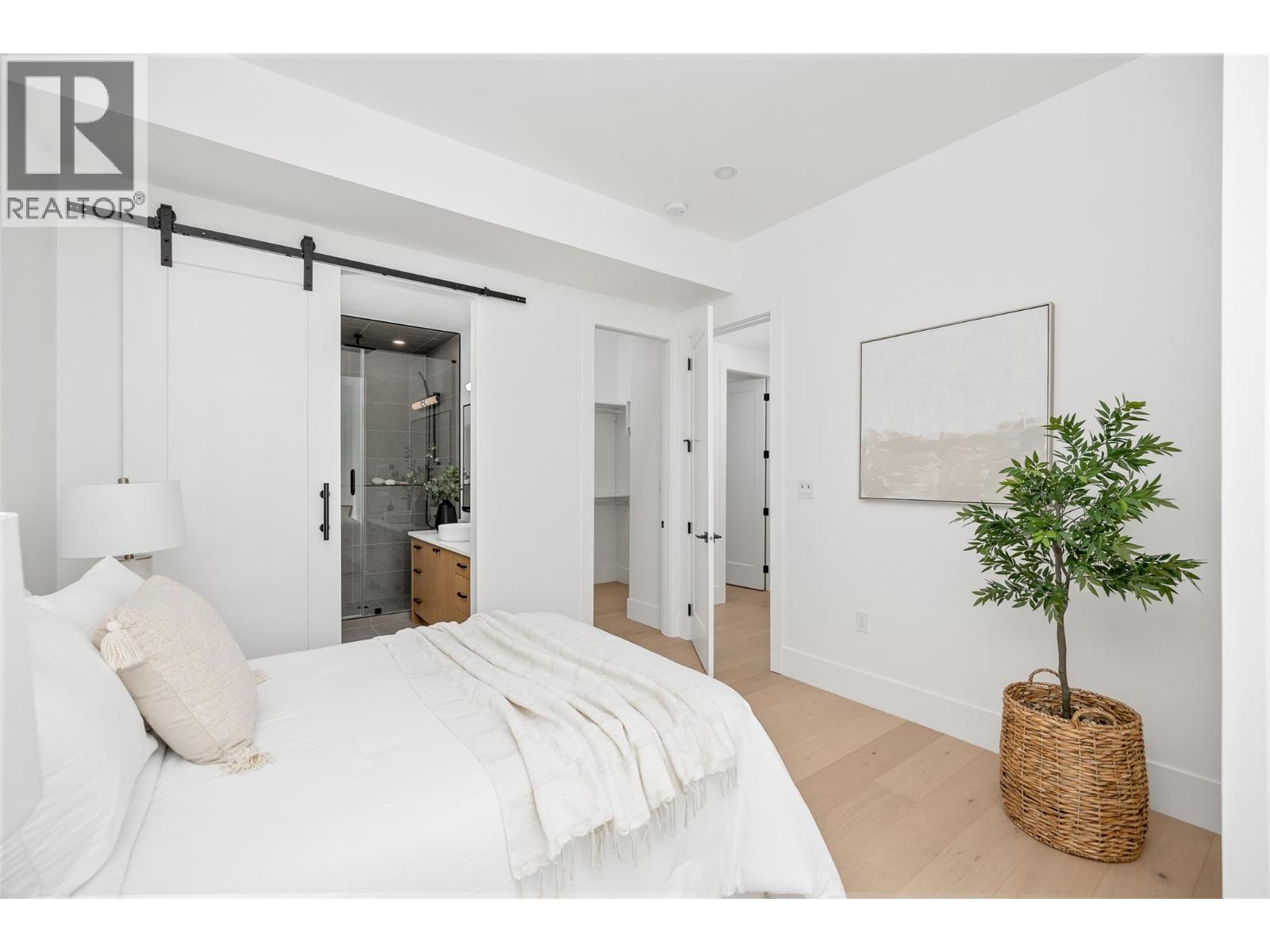 Picture for 1435 Vineyard  Drive https://www.cirrealty.ca/reb/bc/9/10364919_61.jpg