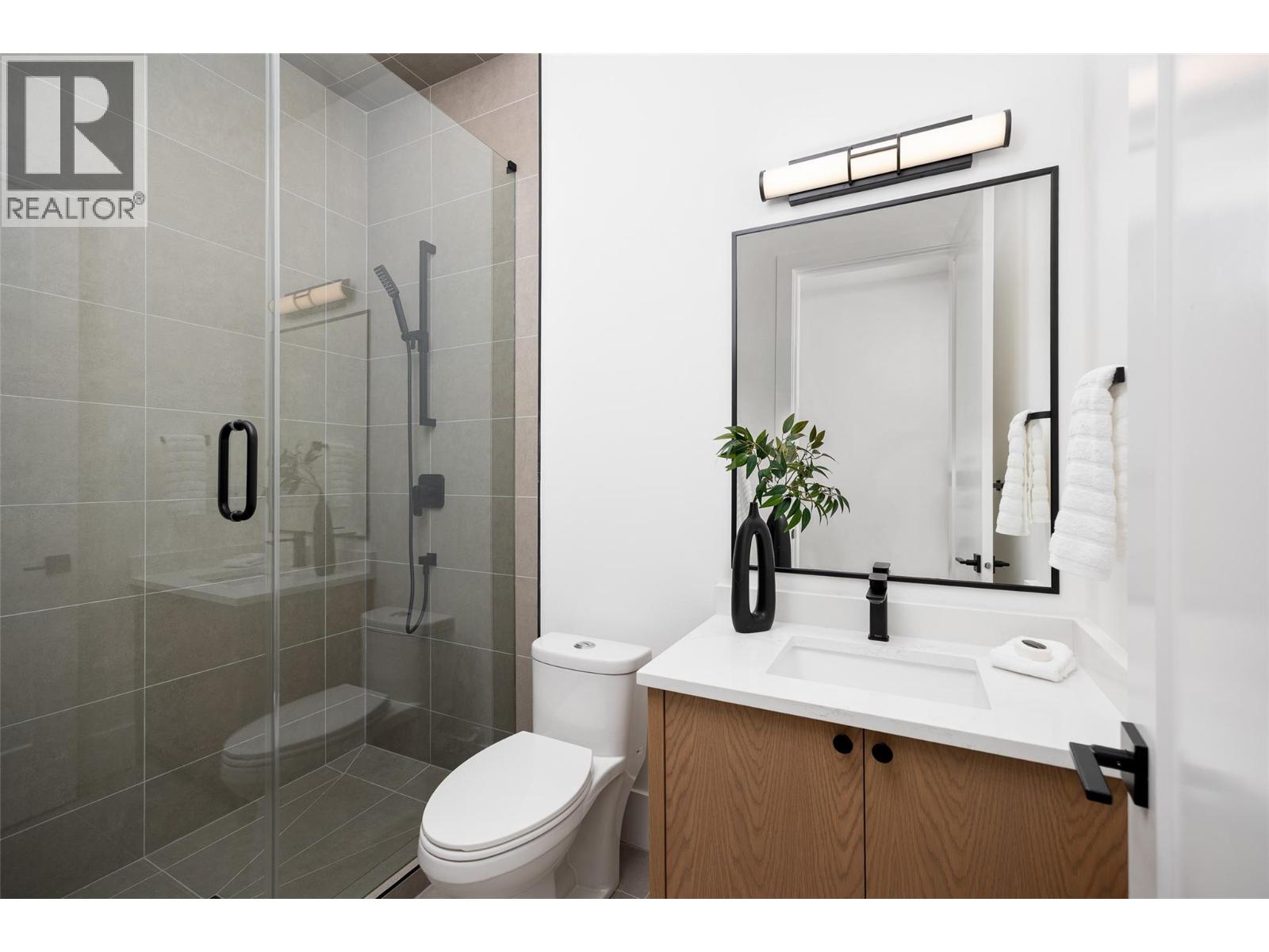 Picture for 1435 Vineyard  Drive https://www.cirrealty.ca/reb/bc/9/10364919_64.jpg