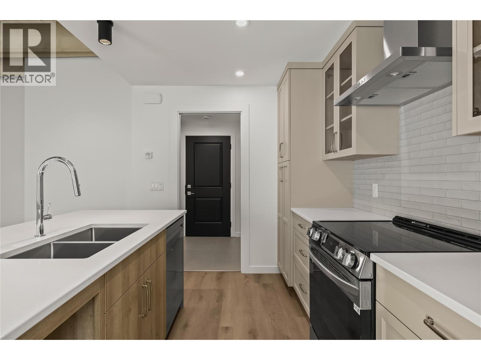 Picture for Unit #1, 2957 Conlin  Court https://www.cirrealty.ca/reb/bc/9/10364989_10.jpg