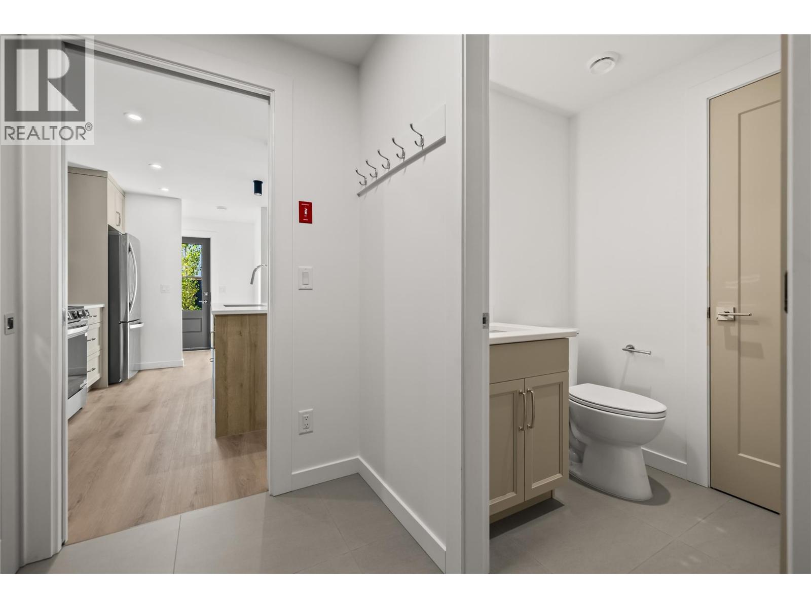 Picture for Unit #1, 2957 Conlin  Court https://www.cirrealty.ca/reb/bc/9/10364989_18.jpg