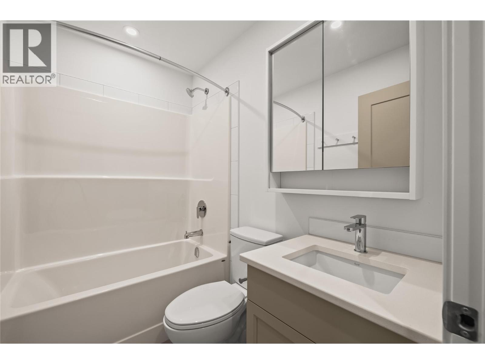 Picture for Unit #1, 2957 Conlin  Court https://www.cirrealty.ca/reb/bc/9/10364989_25.jpg