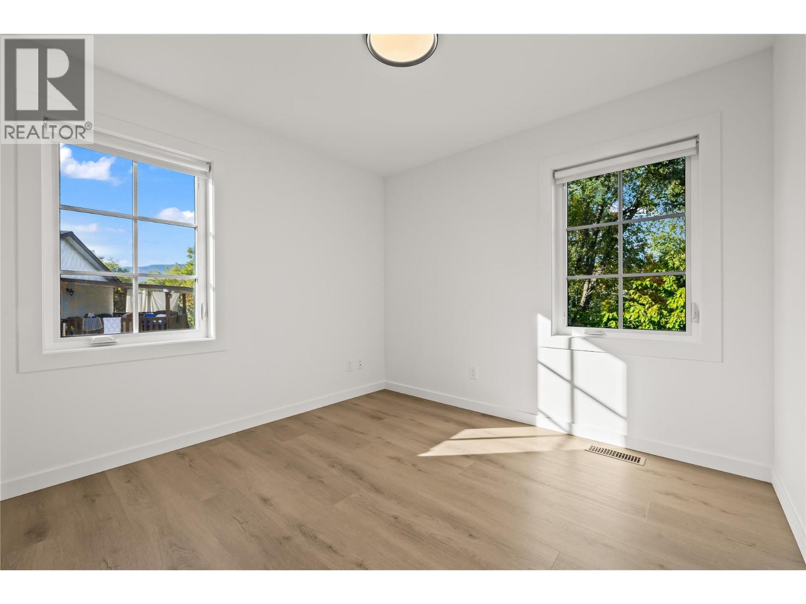 Picture for Unit #1, 2957 Conlin  Court https://www.cirrealty.ca/reb/bc/9/10364989_30.jpg