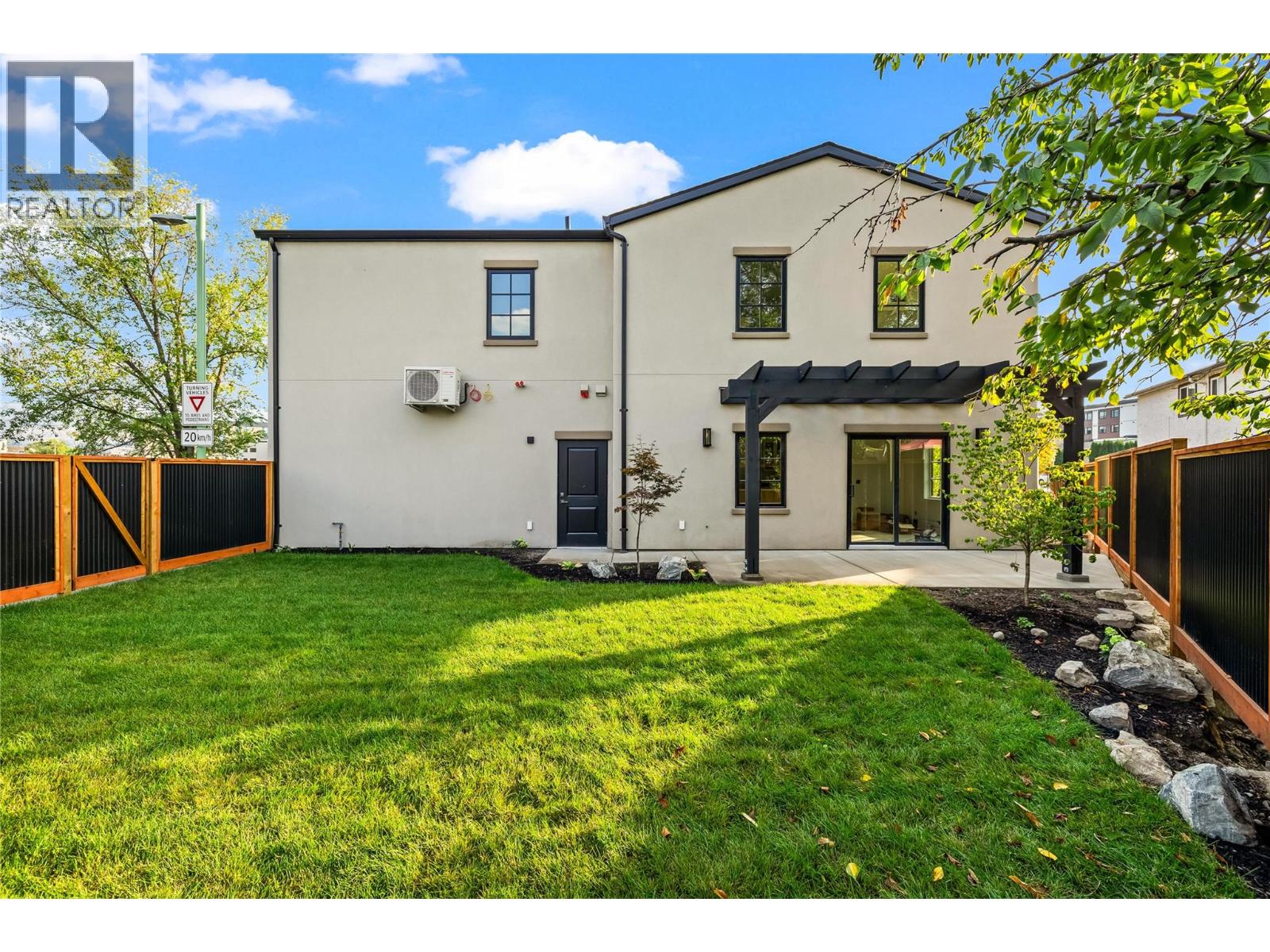 Picture for Unit #1, 2957 Conlin  Court https://www.cirrealty.ca/reb/bc/9/10364989_42.jpg