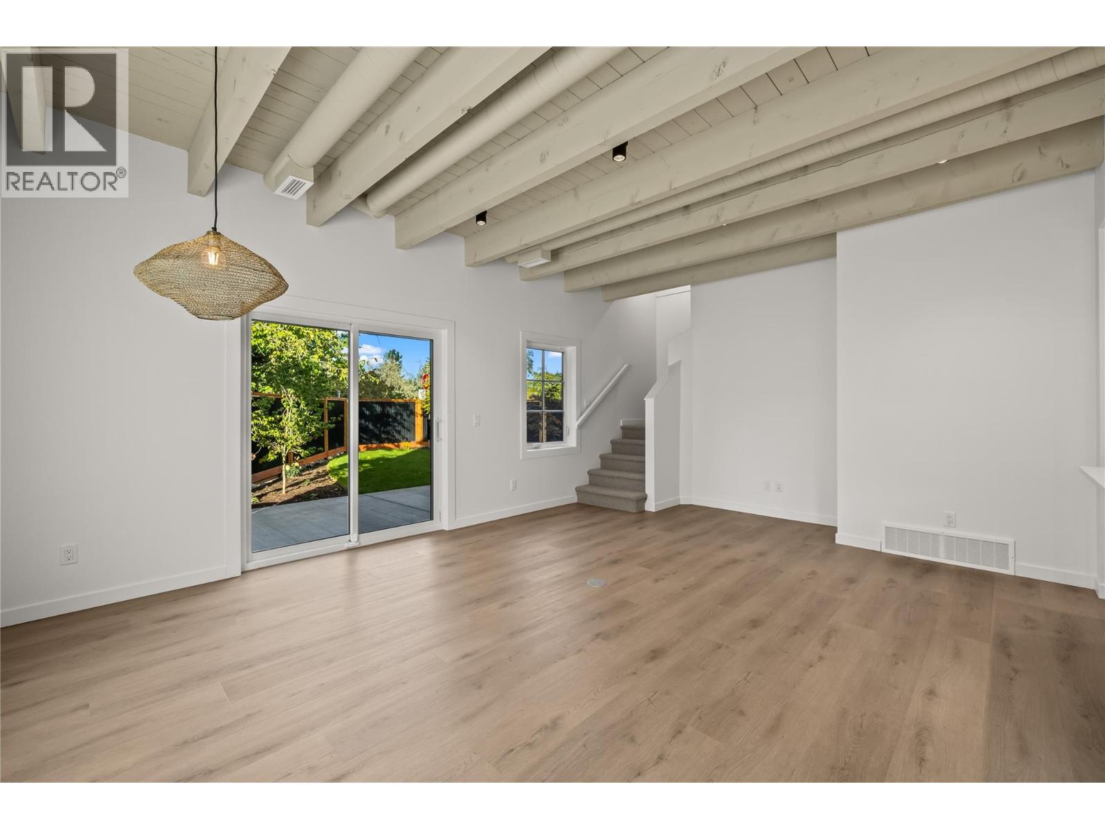 Picture for Unit #1, 2957 Conlin  Court https://www.cirrealty.ca/reb/bc/9/10364989_7.jpg