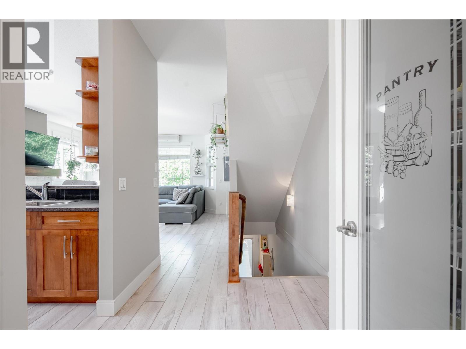 Picture for Unit #101, 952 Lawson  Avenue