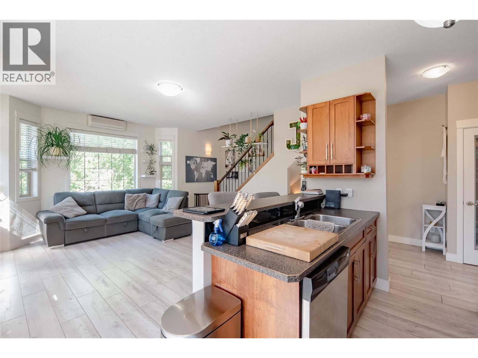 Picture for Unit #101, 952 Lawson  Avenue