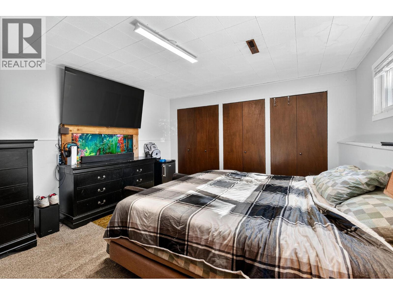 Picture for 250 Benchview  Road https://www.cirrealty.ca/reb/bc/9/10365219_23.jpg