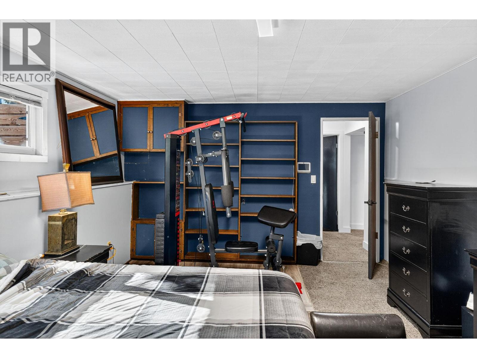 Picture for 250 Benchview  Road https://www.cirrealty.ca/reb/bc/9/10365219_24.jpg
