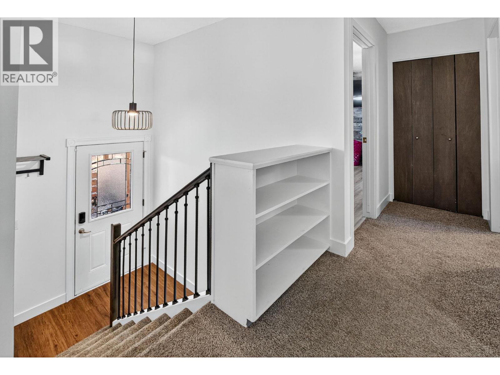 Picture for 250 Benchview  Road https://www.cirrealty.ca/reb/bc/9/10365219_5.jpg