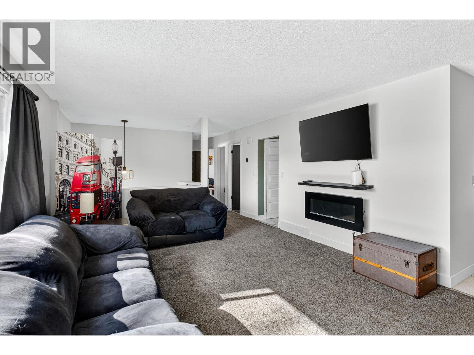 Picture for 250 Benchview  Road https://www.cirrealty.ca/reb/bc/9/10365219_9.jpg