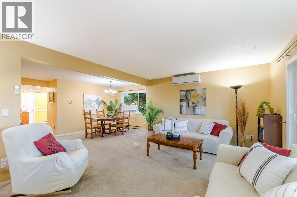 Picture for Unit #10, 1950 Burtch  Road https://www.cirrealty.ca/reb/bc/9/10365239_10.jpg