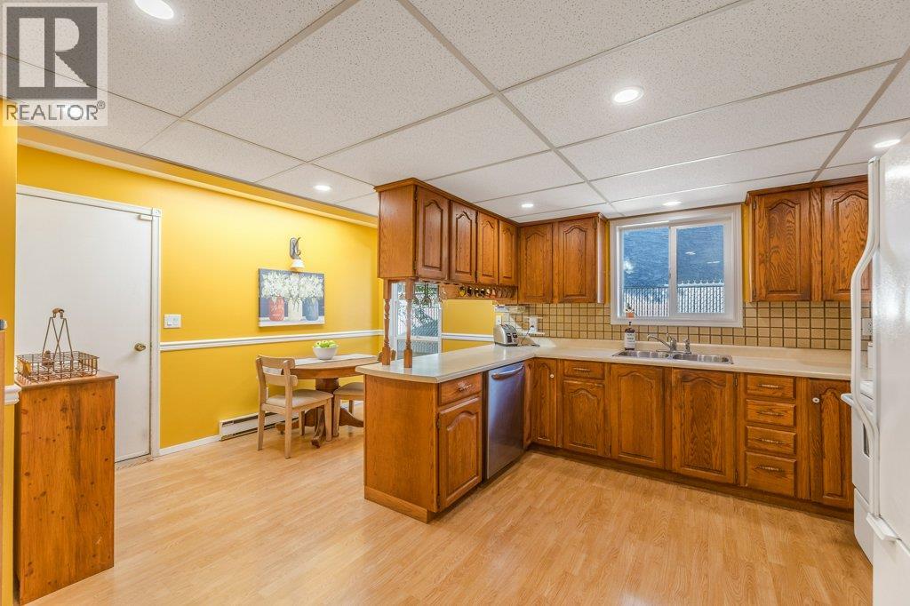 Picture for Unit #10, 1950 Burtch  Road https://www.cirrealty.ca/reb/bc/9/10365239_20.jpg