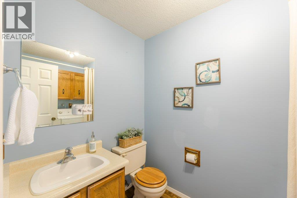 Picture for Unit #10, 1950 Burtch  Road https://www.cirrealty.ca/reb/bc/9/10365239_28.jpg