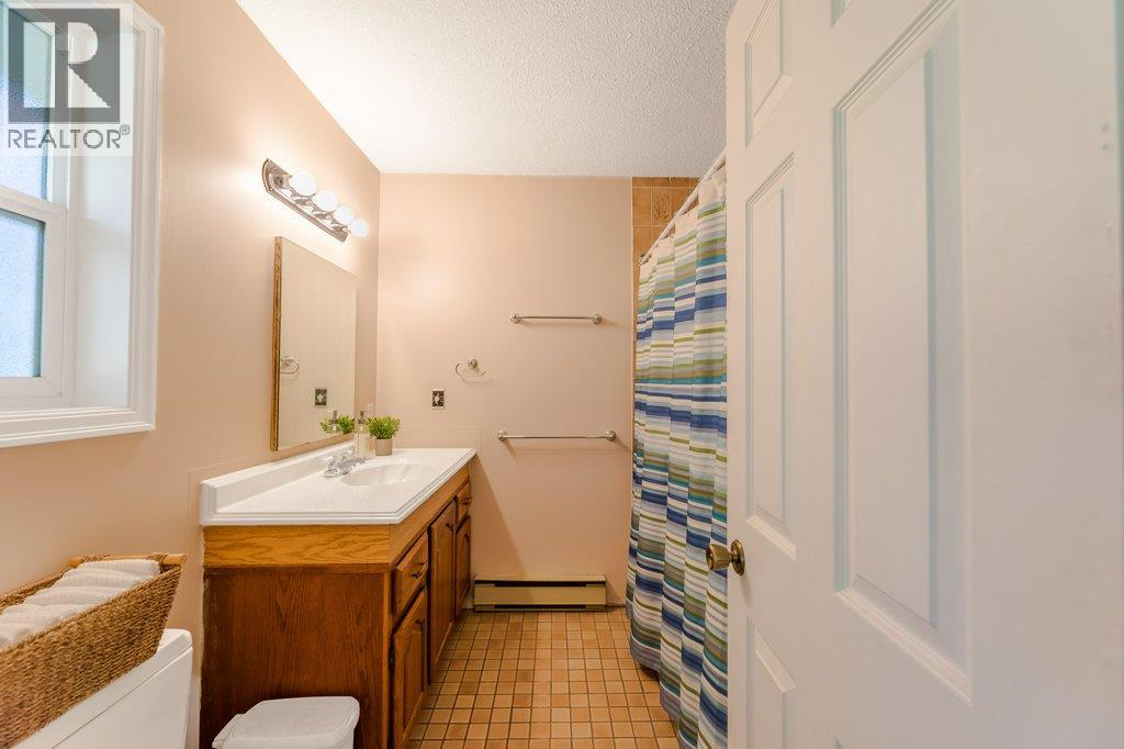 Picture for Unit #10, 1950 Burtch  Road https://www.cirrealty.ca/reb/bc/9/10365239_34.jpg