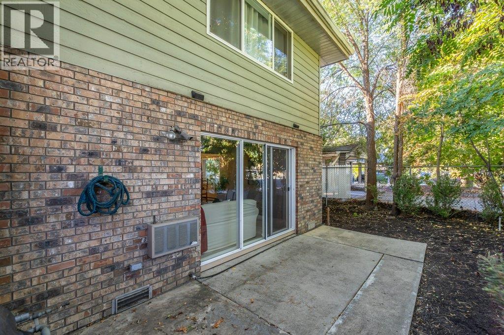 Picture for Unit #10, 1950 Burtch  Road https://www.cirrealty.ca/reb/bc/9/10365239_43.jpg