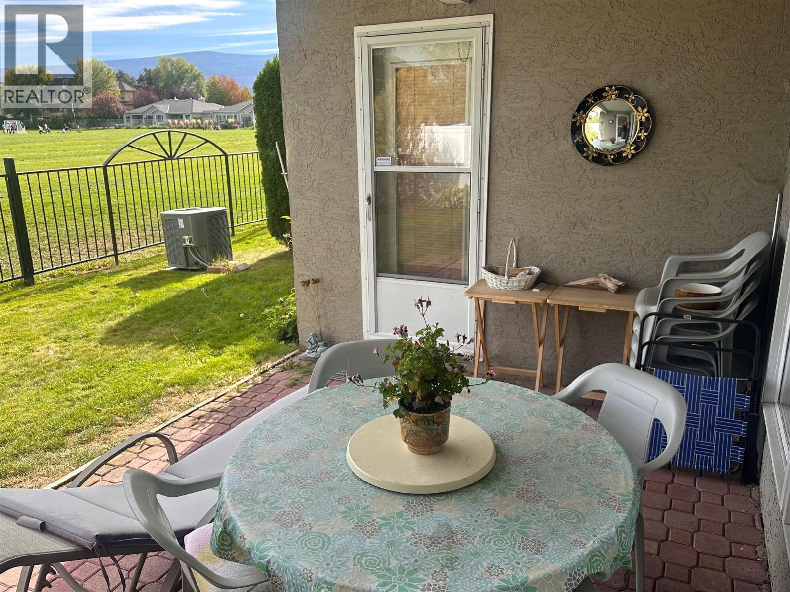 Picture for Unit #12, 1020 Lanfranco  Road https://www.cirrealty.ca/reb/bc/9/10365349_12.jpg