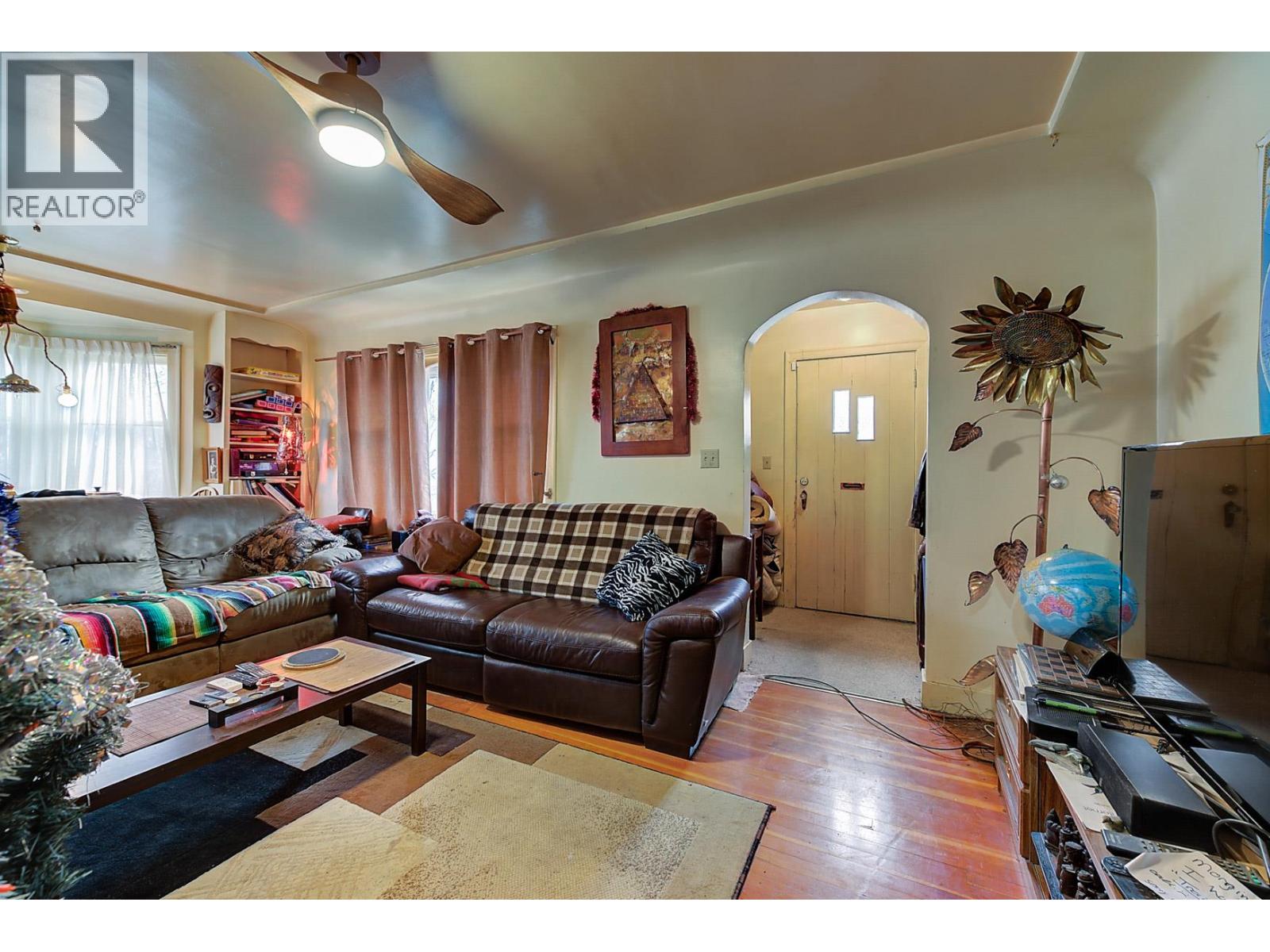 Picture for 1470 Richter  Street https://www.cirrealty.ca/reb/bc/9/10365599_16.jpg