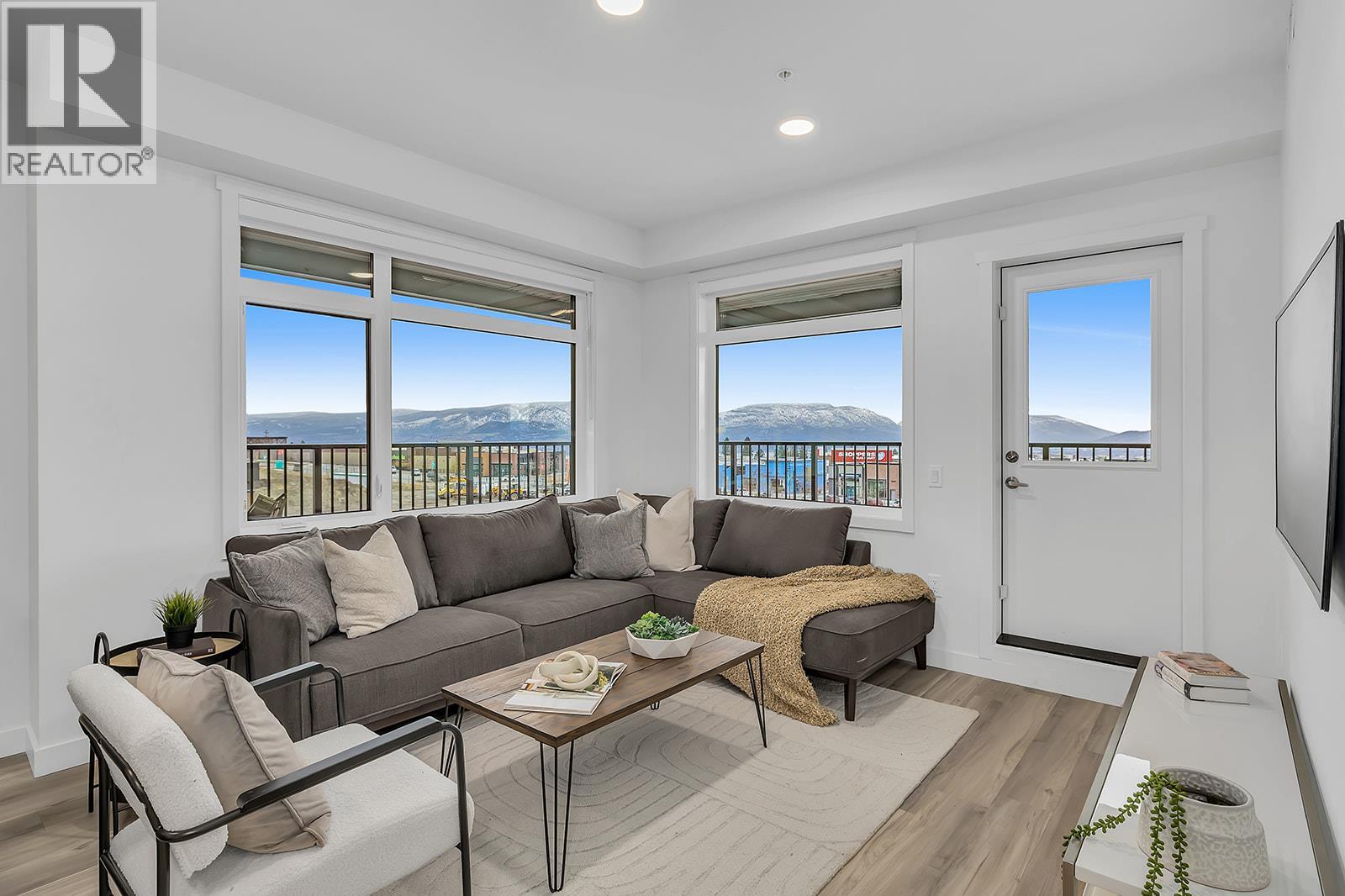 Picture for Unit #401, 1111 Frost  Road https://www.cirrealty.ca/reb/bc/9/10365649_11.jpg