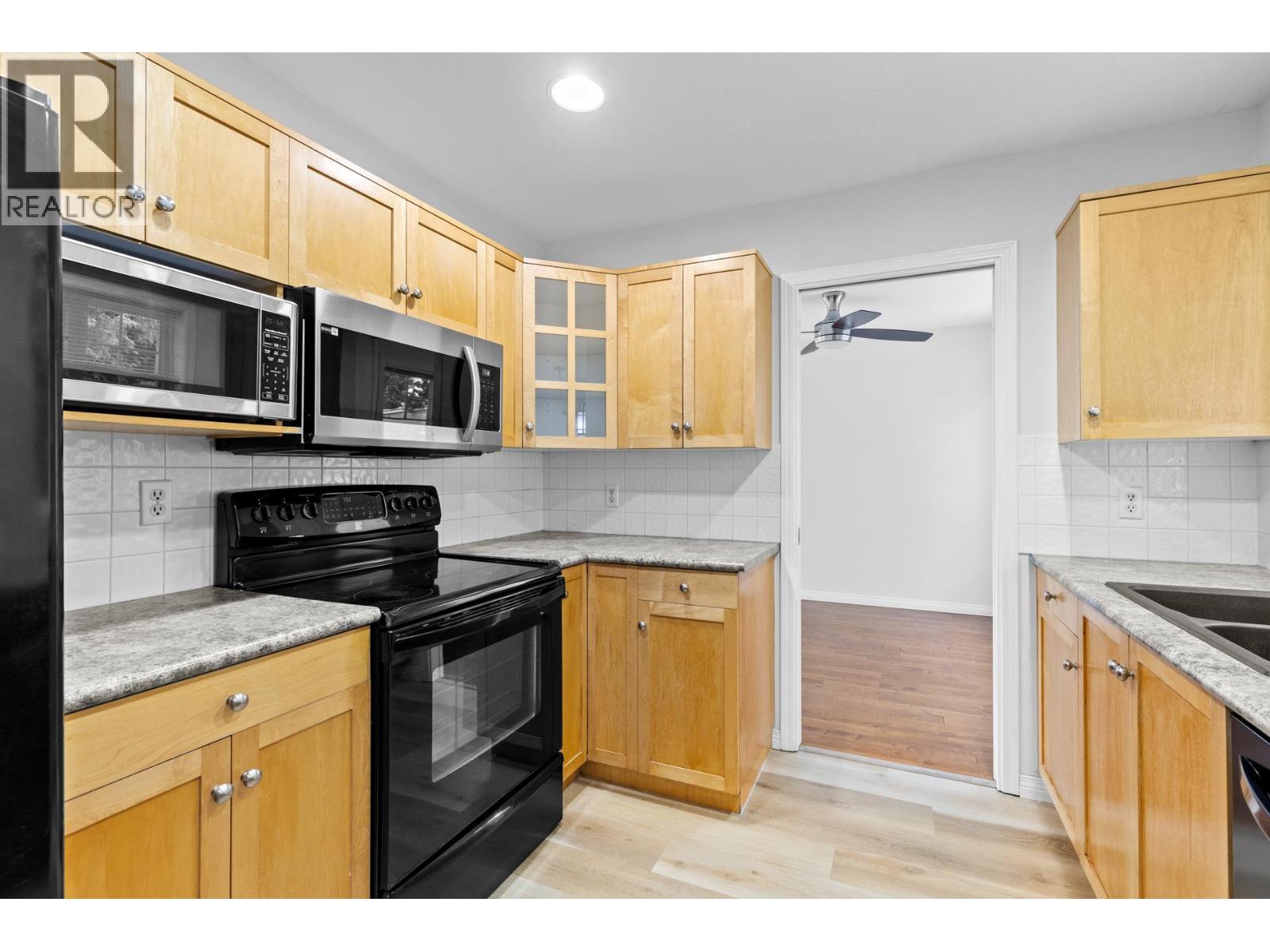 Picture for Unit #383, 665 Cook  Road https://www.cirrealty.ca/reb/bc/9/10365669_10.jpg