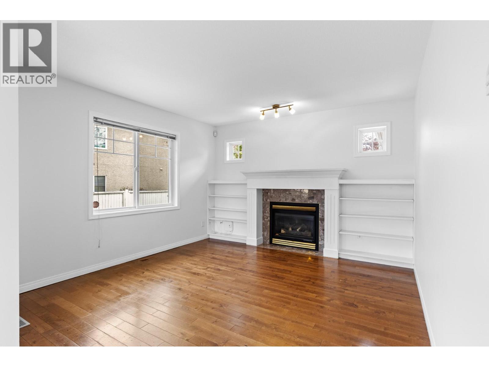 Picture for Unit #383, 665 Cook  Road https://www.cirrealty.ca/reb/bc/9/10365669_14.jpg