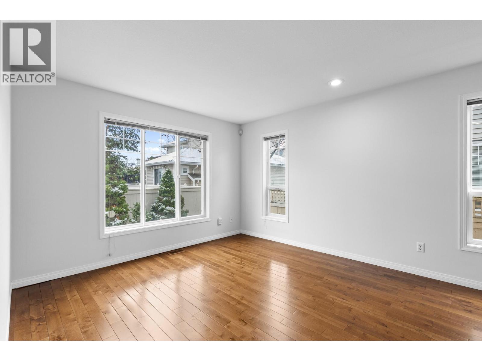Picture for Unit #383, 665 Cook  Road https://www.cirrealty.ca/reb/bc/9/10365669_16.jpg