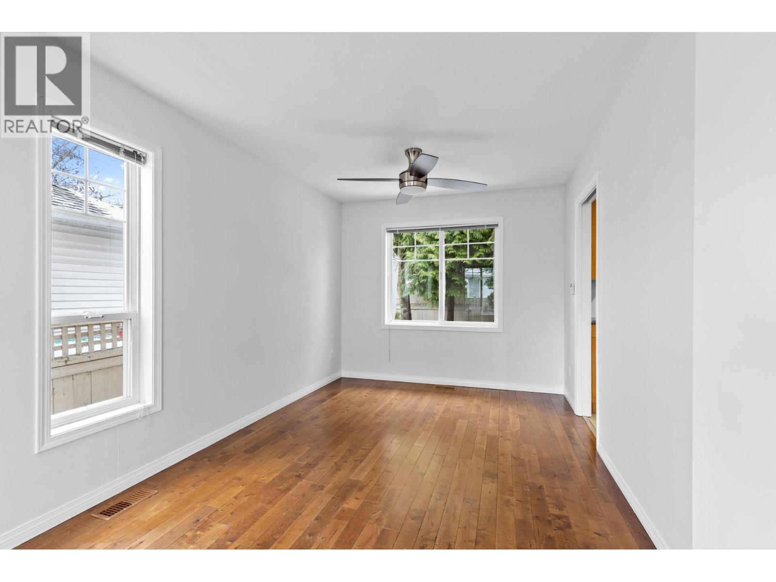 Picture for Unit #383, 665 Cook  Road https://www.cirrealty.ca/reb/bc/9/10365669_18.jpg