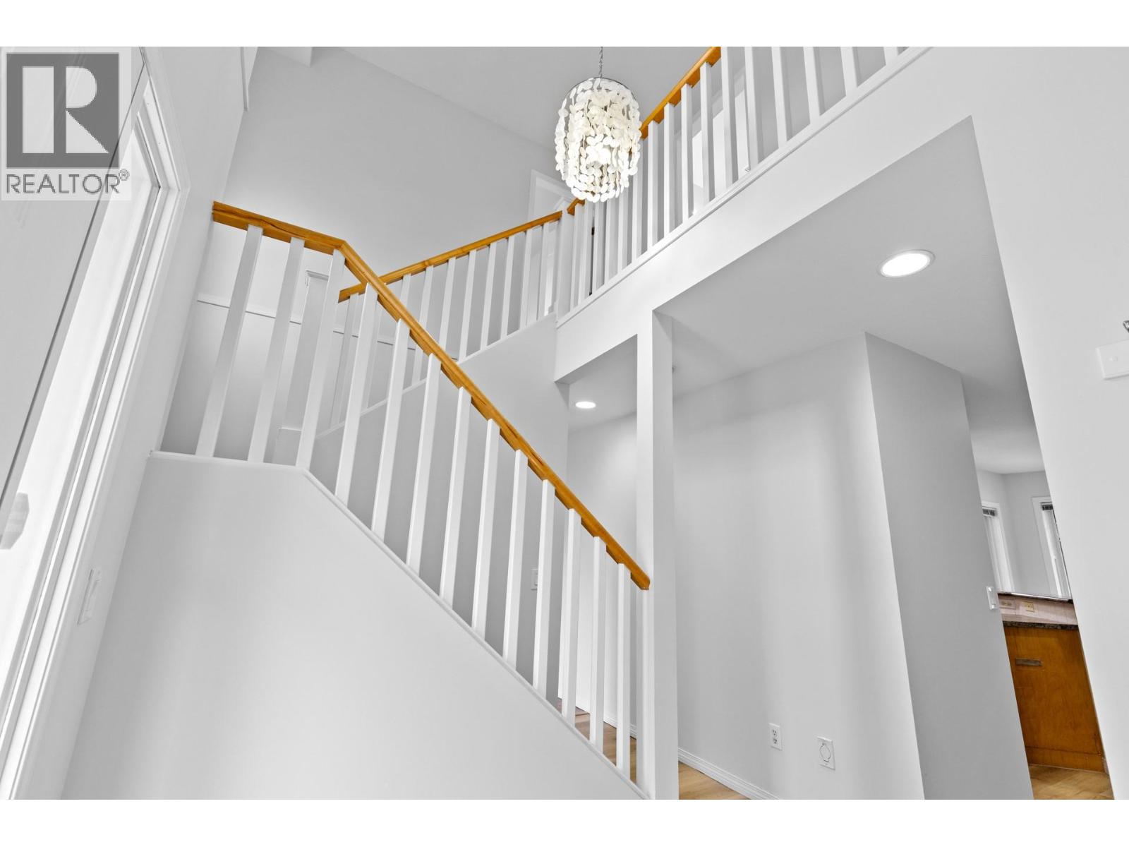 Picture for Unit #383, 665 Cook  Road https://www.cirrealty.ca/reb/bc/9/10365669_19.jpg