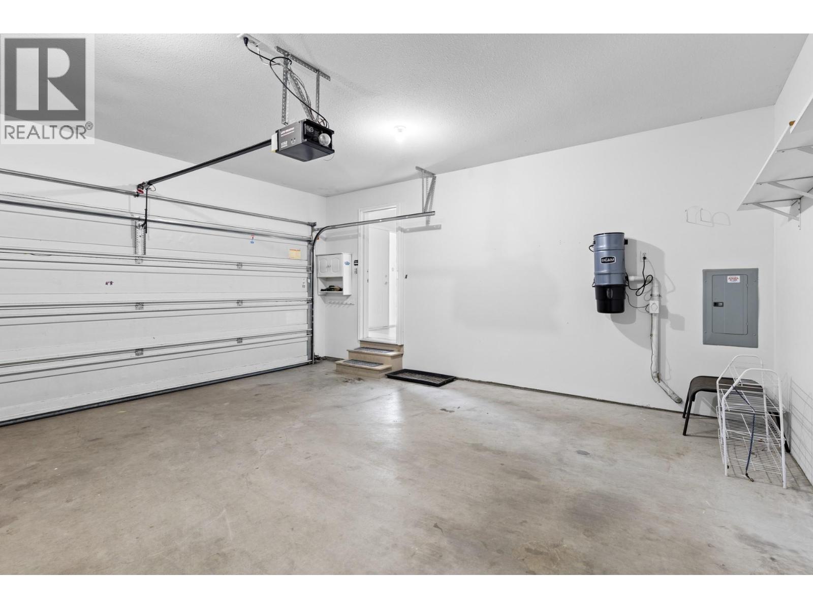 Picture for Unit #383, 665 Cook  Road https://www.cirrealty.ca/reb/bc/9/10365669_27.jpg