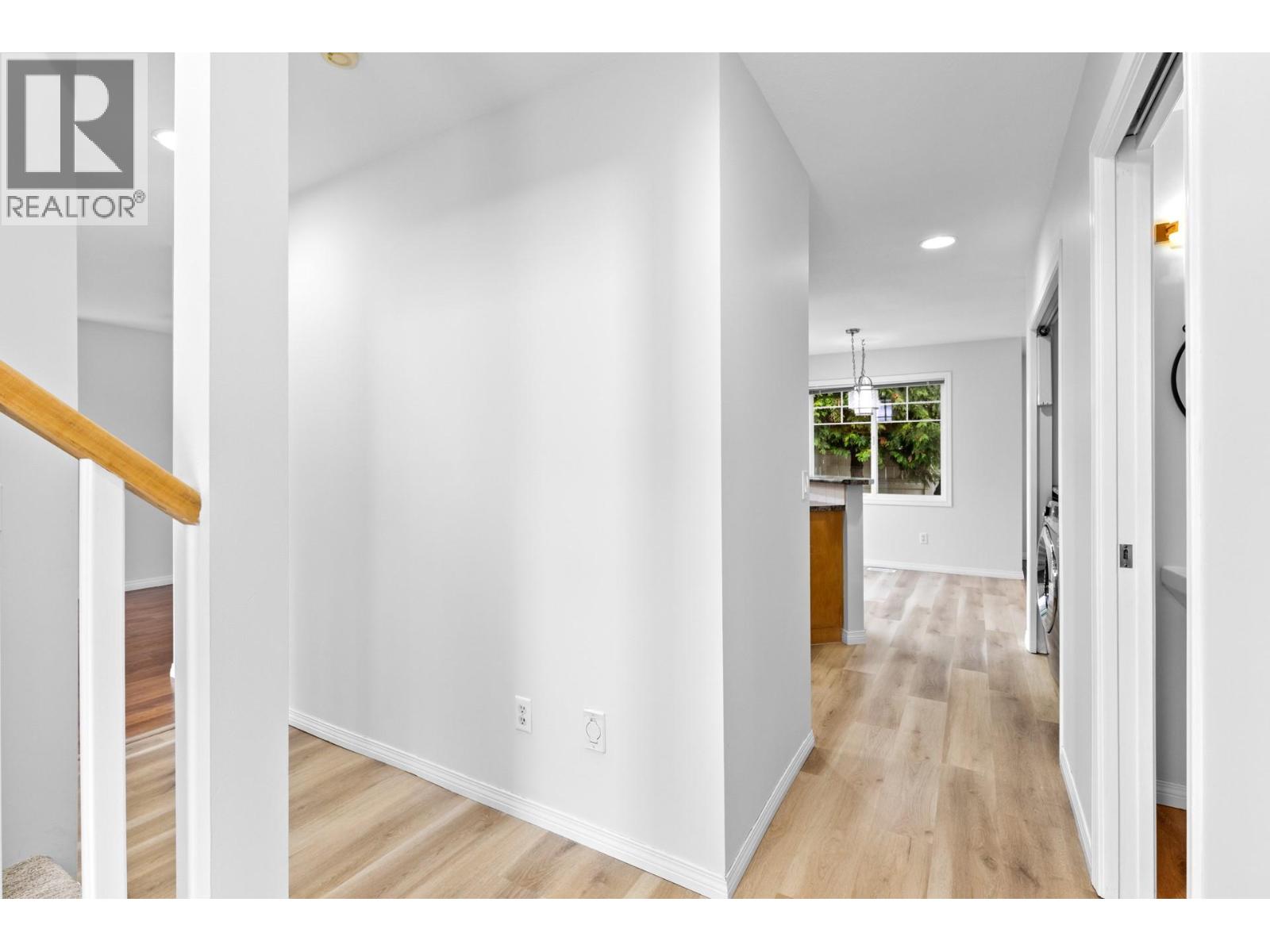 Picture for Unit #383, 665 Cook  Road https://www.cirrealty.ca/reb/bc/9/10365669_8.jpg