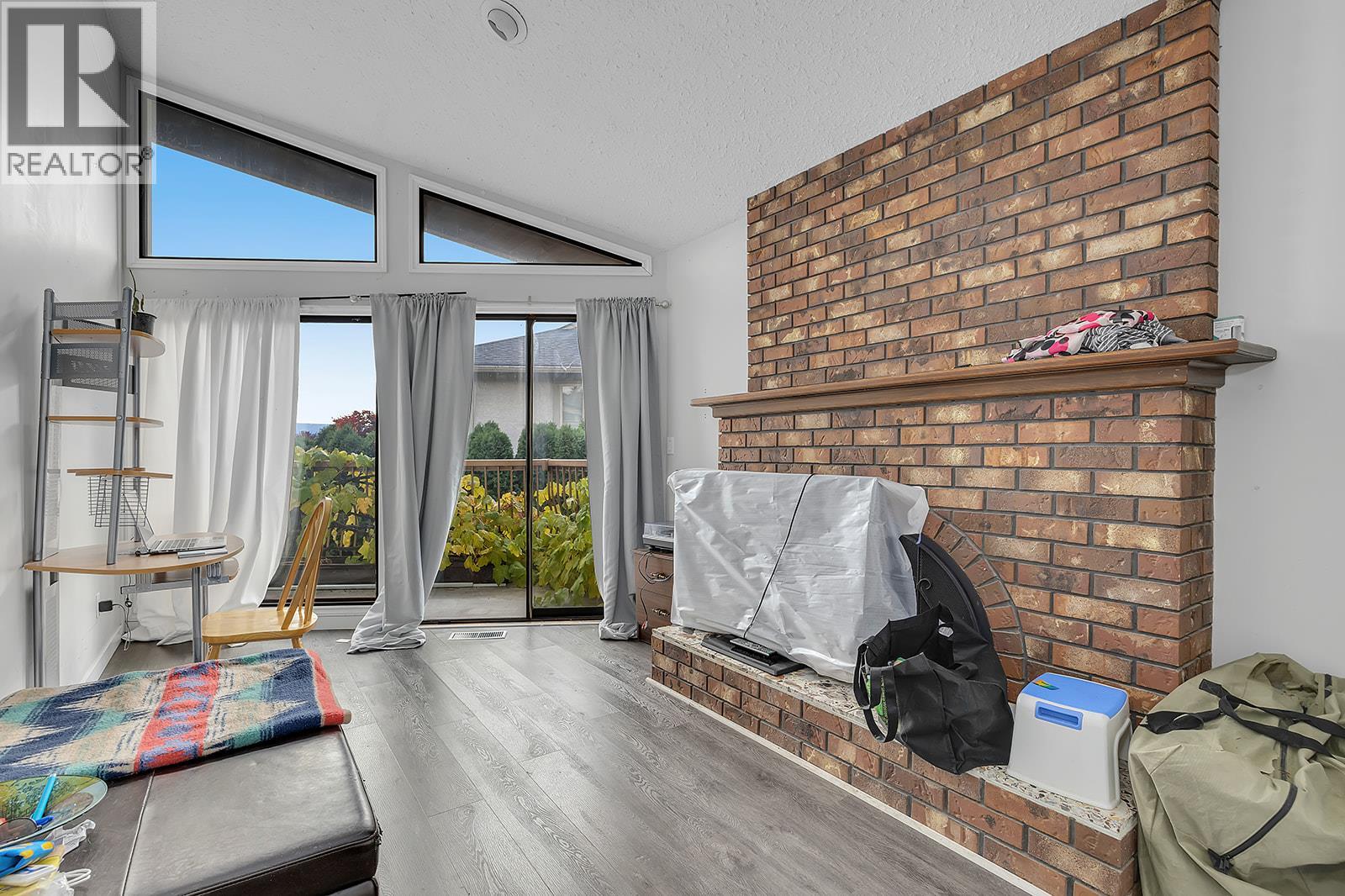 Picture for 154 Applebrooke  Crescent https://www.cirrealty.ca/reb/bc/9/10365739_16.jpg