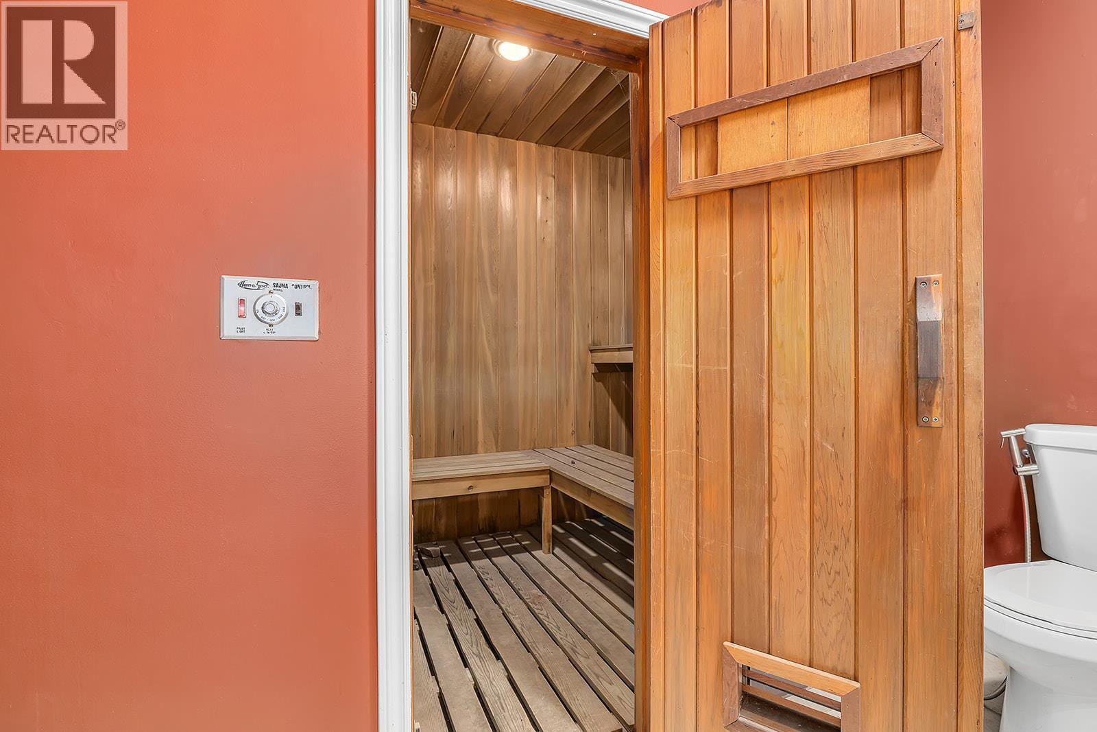 Picture for 154 Applebrooke  Crescent https://www.cirrealty.ca/reb/bc/9/10365739_21.jpg