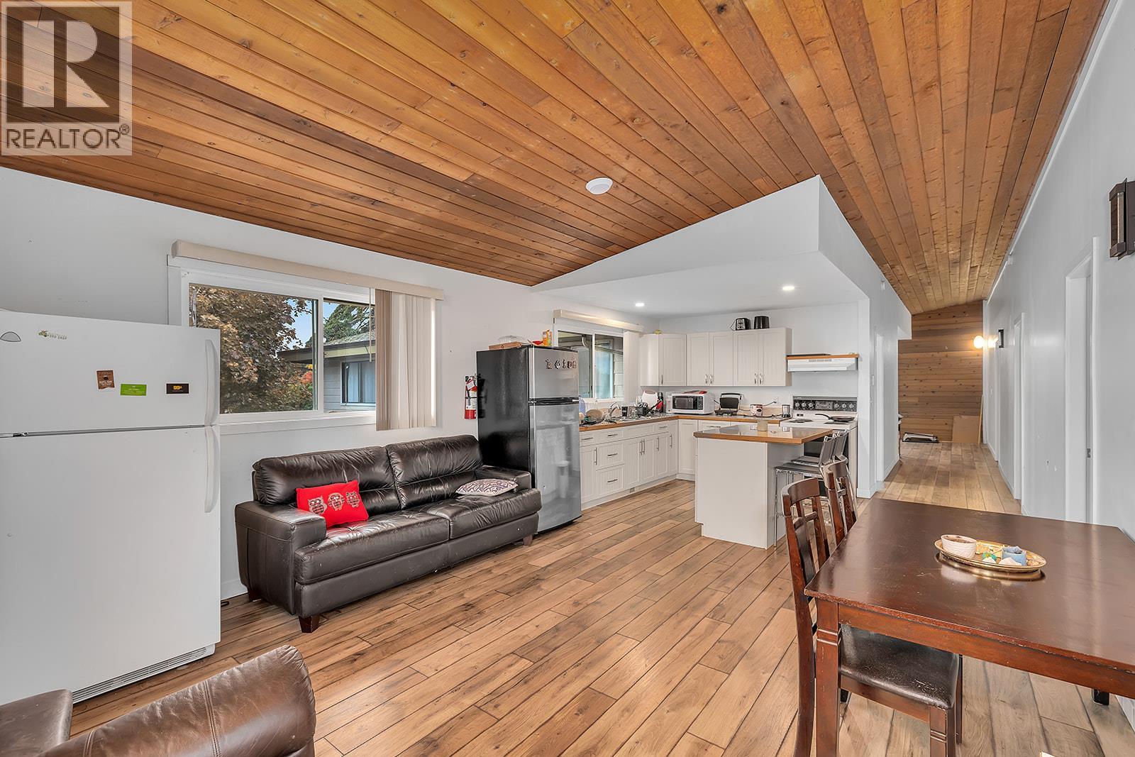 Picture for 154 Applebrooke  Crescent https://www.cirrealty.ca/reb/bc/9/10365739_23.jpg